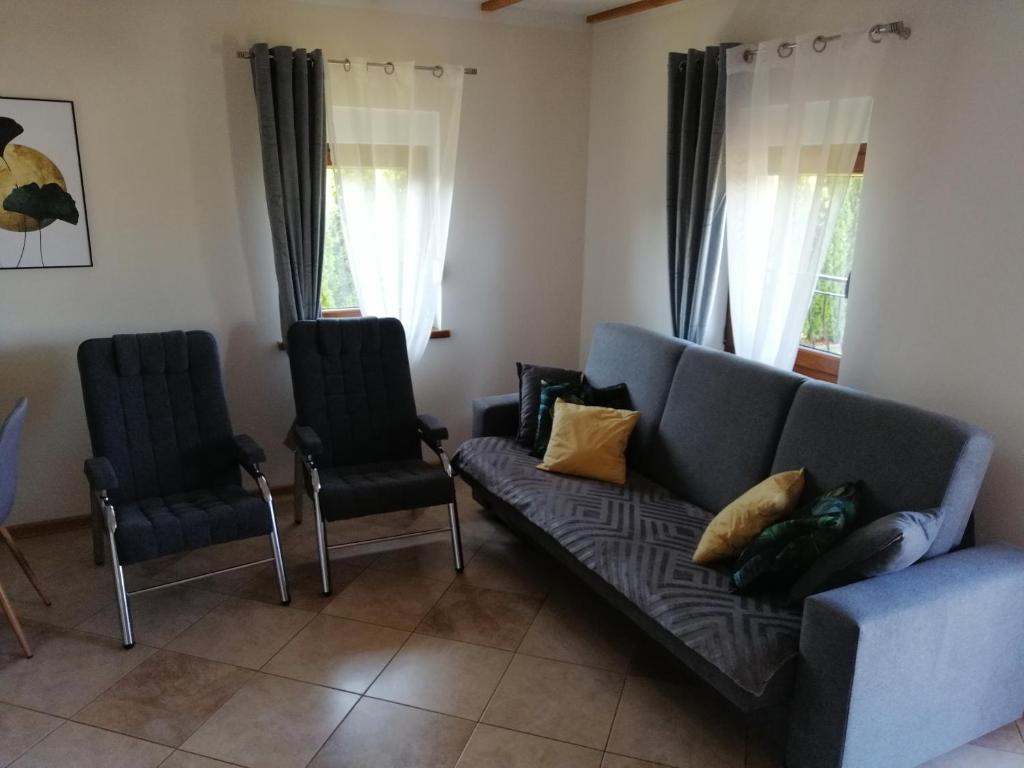 Część wypoczynkowa w obiekcie Domki Alex I Maciek