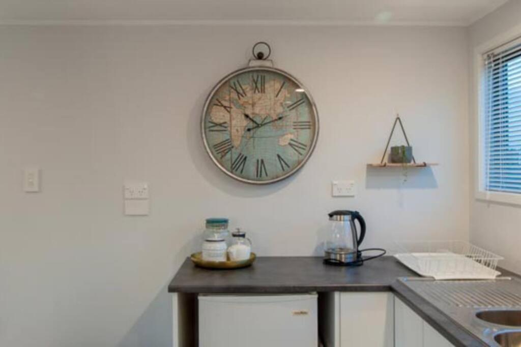 Self contained studio apartment close to Mission Estate - Resim 10