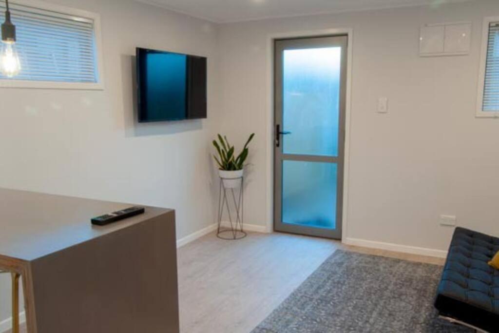 Self contained studio apartment close to Mission Estate - Resim 5