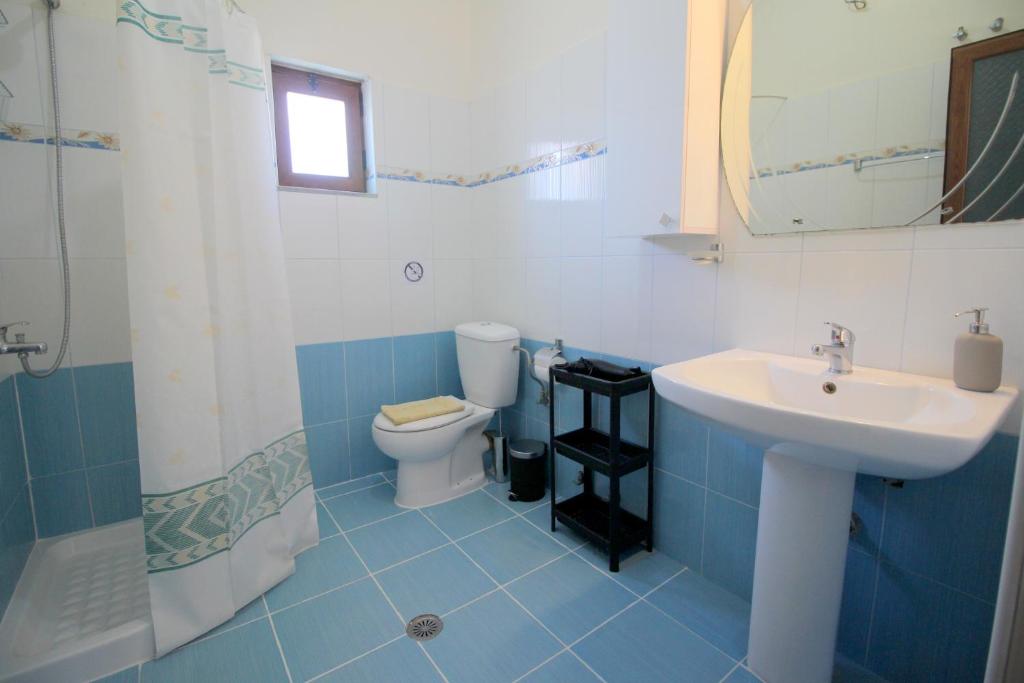 Koupelna v ubytování Ksamil City Center Villa