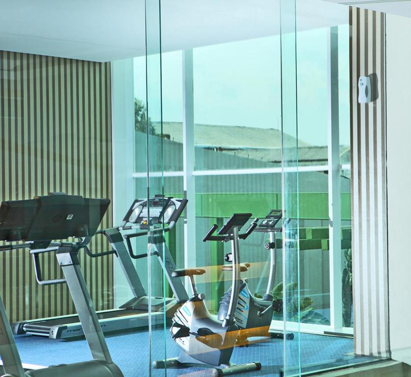 Fitness centrum a/nebo fitness zařízení v ubytování Hotel Santika Tasikmalaya
