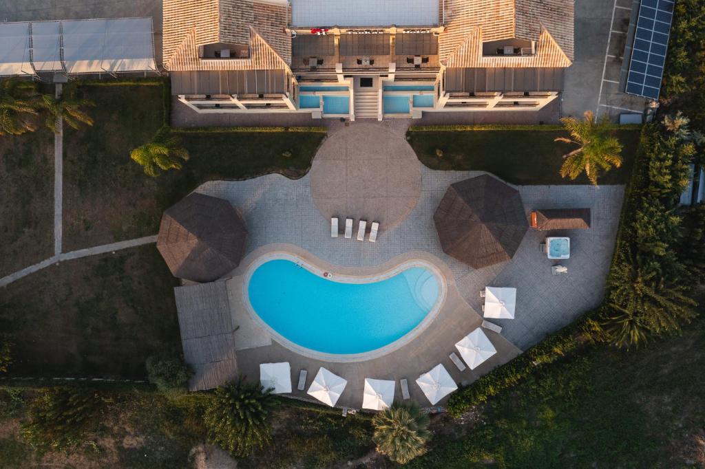 Tsokas Hotelの敷地内または近くにあるプール