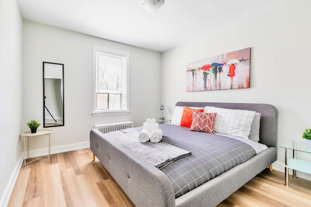 Photo de la galerie de l'établissement Modern 1BR Apartment in Corktown Hamilton, à Hamilton