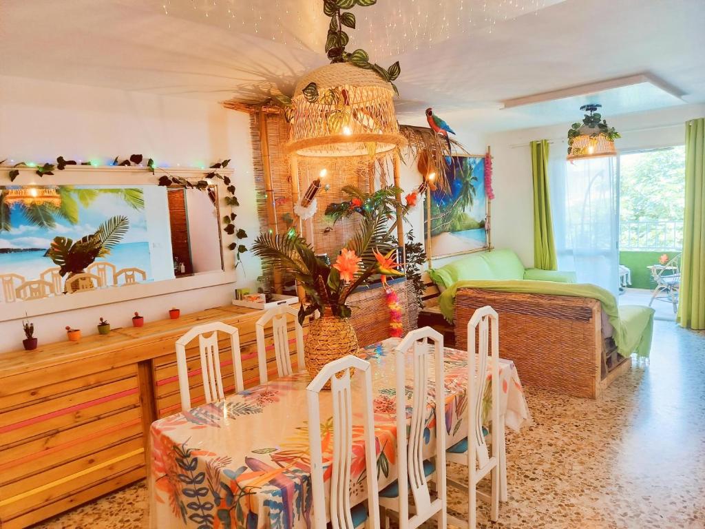 Posezení v ubytování Wonder Rooms Nerja Guest House