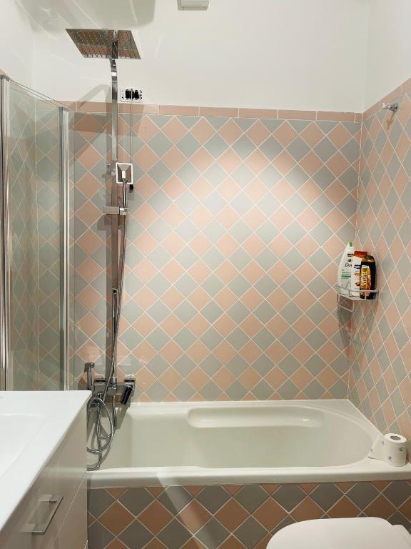 Koupelna v ubytování Apparthotel Oleggio