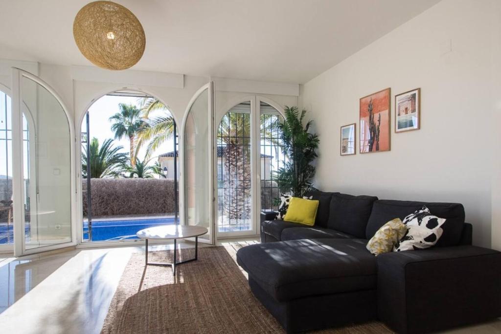 Χώρος καθιστικού στο Asia Gardens Villa with private pool in Benidorm