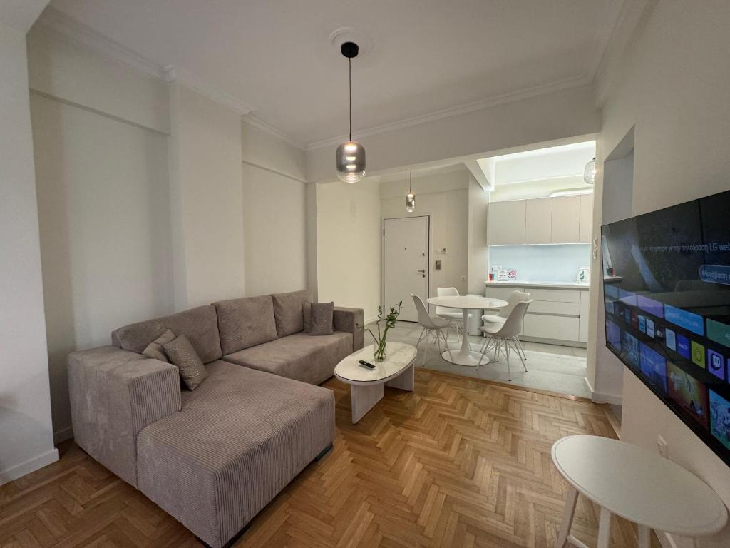 Acropolis Flat