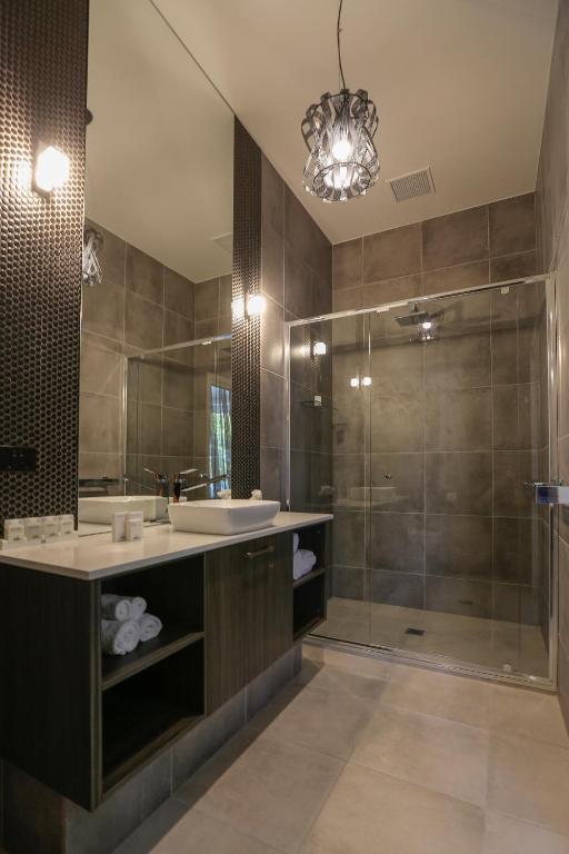 Indulge Apartments - CBD - 阳台工作室套房