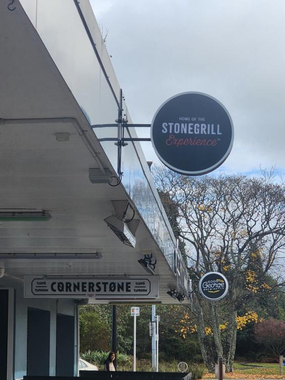 Based by the Lake - Resim 42