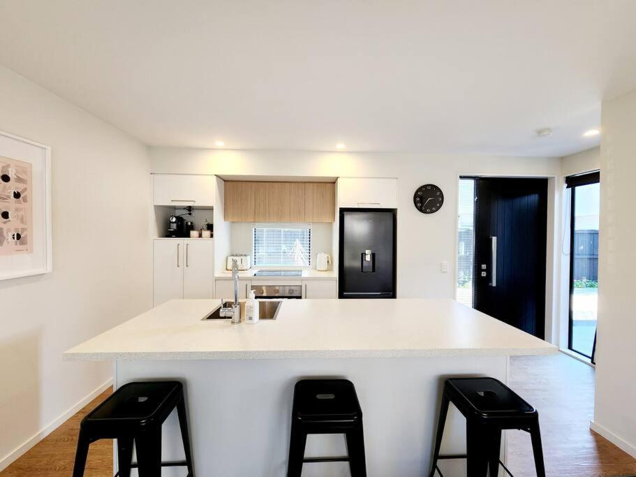 Central Home with Internal Garage - Close to CBD! - Resim 9