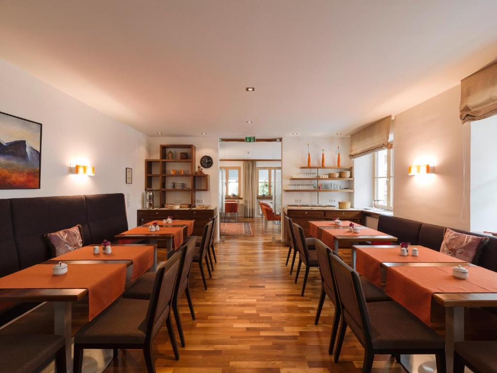 Posezení v ubytování Quality Hosts Arlberg - Hotel Goldenes Kreuz B&B