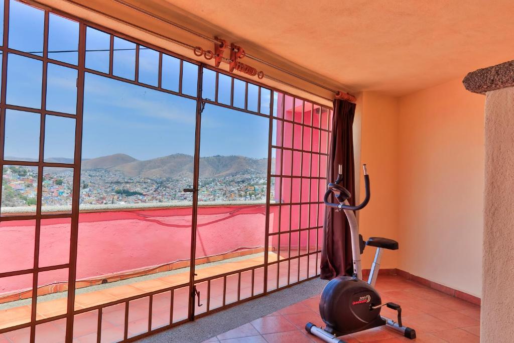 Nespecifikovaný výhled na hory nebo výhled na hory při pohledu z hotelu