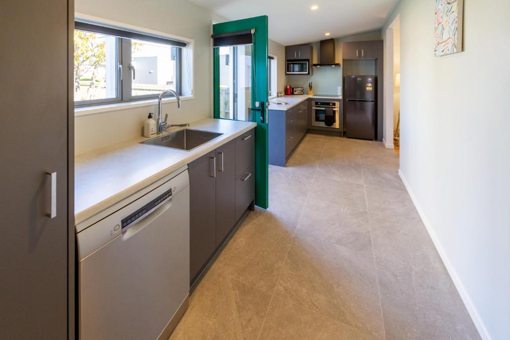 Charming 3 Bedroom Home Near Christchurch City - Resim 15