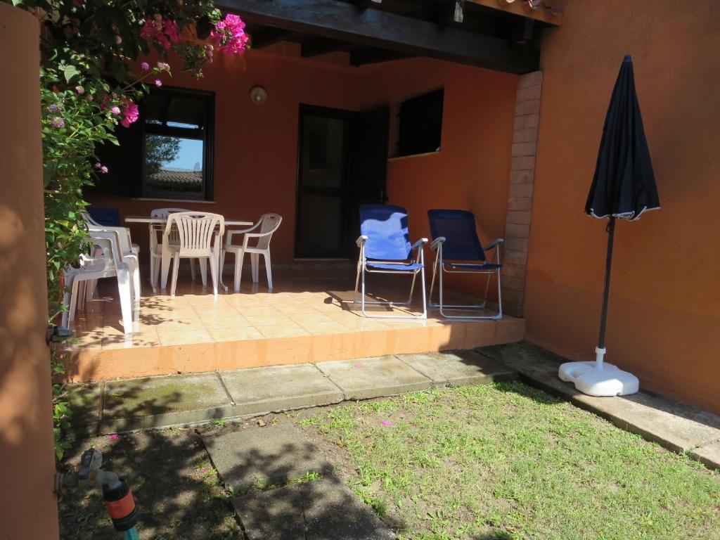 A garden outside Villetta Sunrise 35