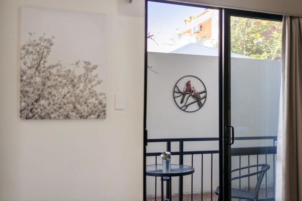 Foto dalla galleria di Fabulous Apt in Northbridge with Pool & WiFi a Perth
