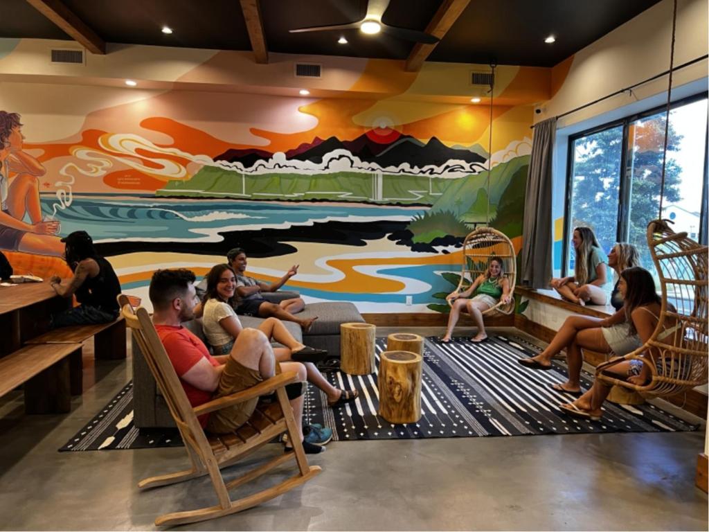 Zona de estar de Howzit Hostels