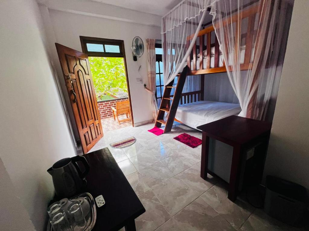 Postel nebo postele na pokoji v ubytování Rest Full Homestay