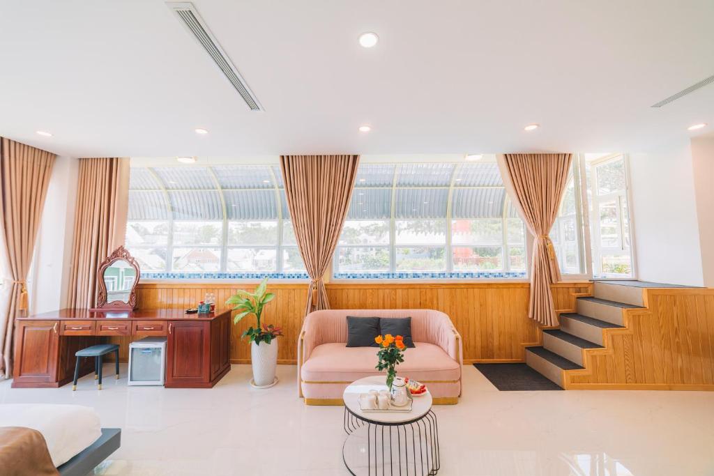 Quy Tai Premium Hotel - 14