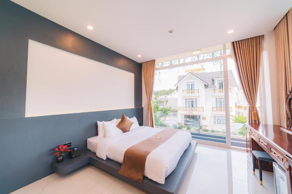 Quy Tai Premium Hotel - 11