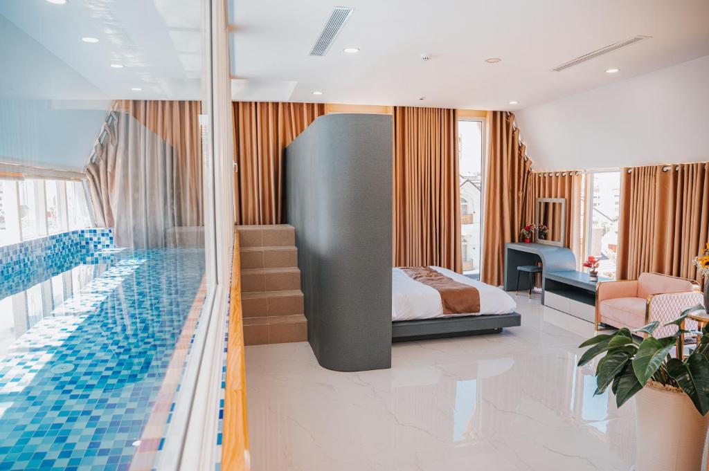 Quy Tai Premium Hotel - 18