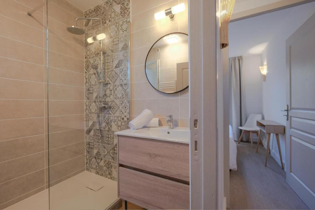 Kúpeľňa v ubytovaní Villa Rêve de Plage proche St-Tropez