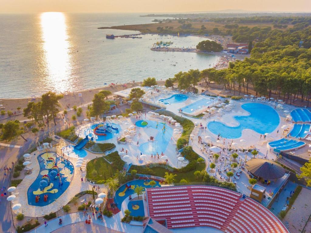 Mobile homes in Zaton Holiday Resort, with large pool area