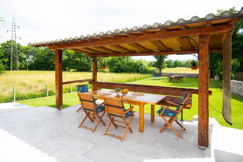 Zahrada ubytování Traditional villa Juta for 8 people