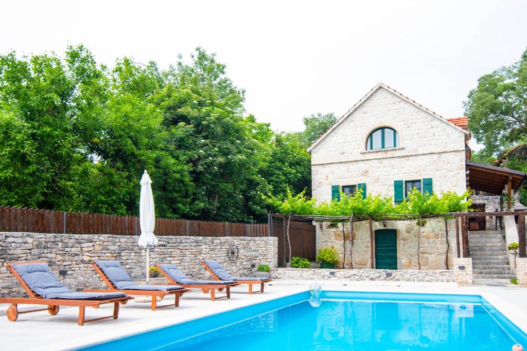 Traditional villa Juta for 8 people