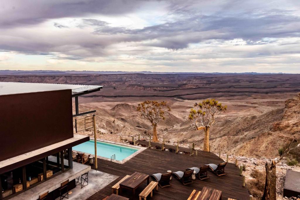 um resort com vista para o Grand Canyon em Fish River Lodge em Ariamab