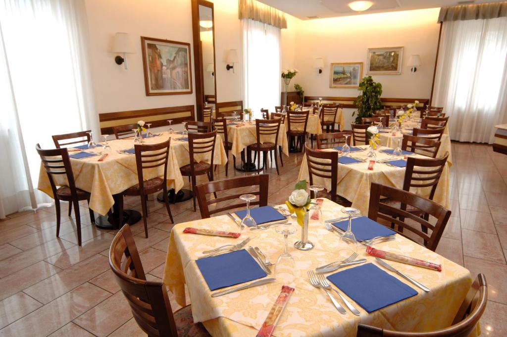 Restaurace v ubytování Hotel Crocenzi