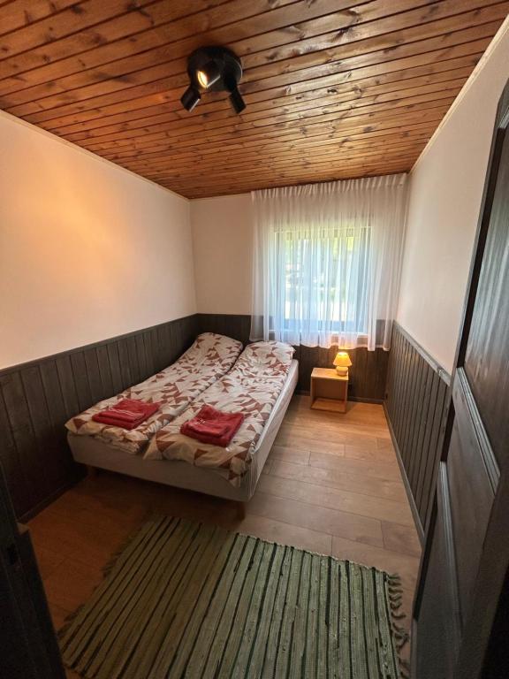 Postel nebo postele na pokoji v ubytování Kämping Kängsepp