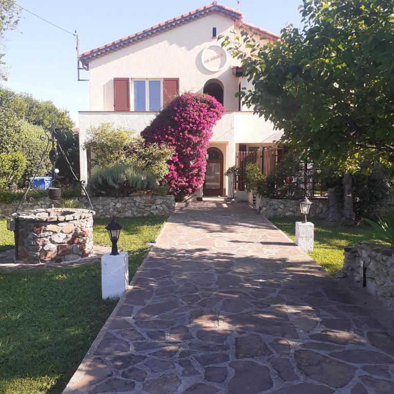 La fourmi, Cannes (updated prices 2025)