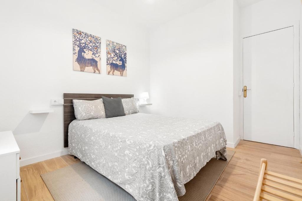 Posteľ alebo postele v izbe v ubytovaní Barcelona coast apartment - only 5 minutes to the beach