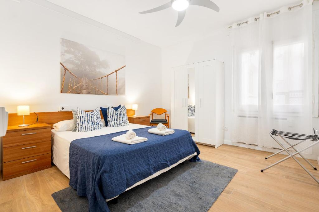 Posteľ alebo postele v izbe v ubytovaní Barcelona coast apartment - only 5 minutes to the beach