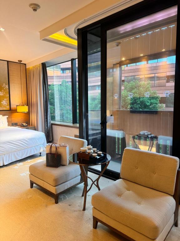 HUALUXE Shanghai Twelve At Hengshan, an IHG Hotel - Courtyard King Room - Niet -roken