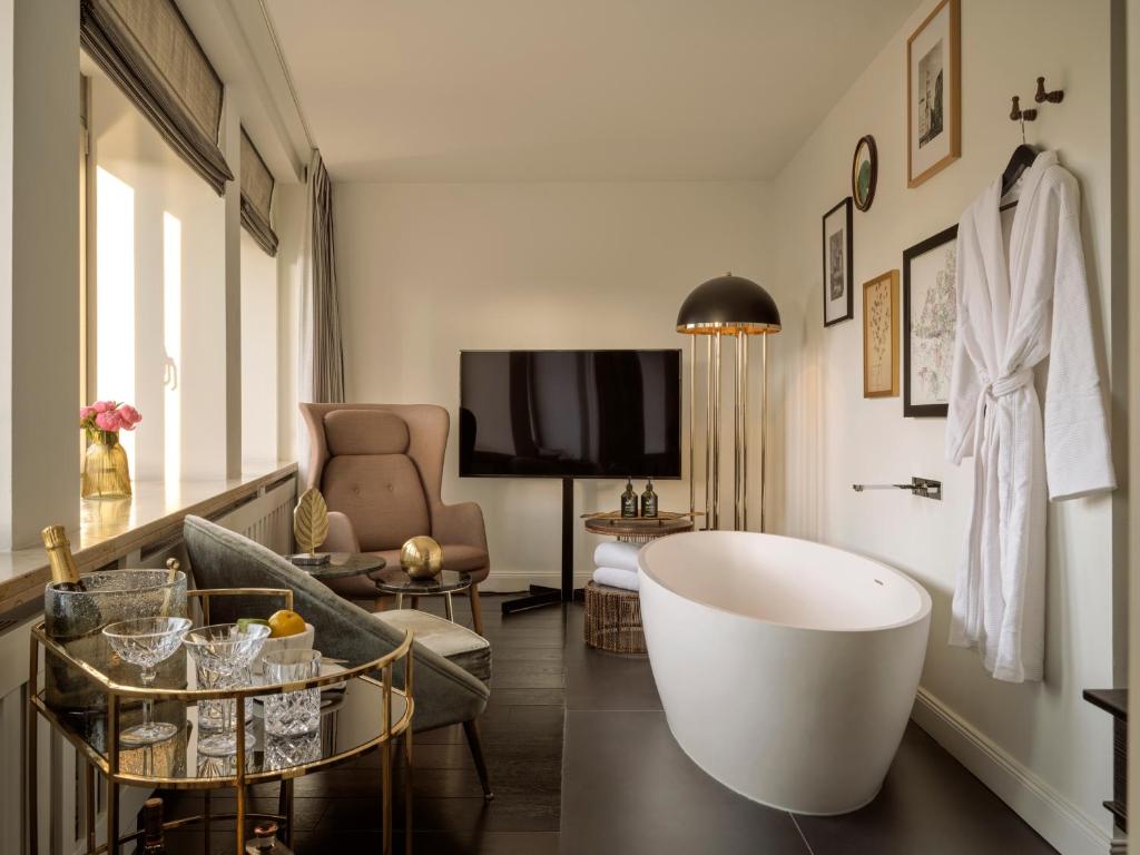 The Nikolai Hamburg - Leonardo Limited Edition - Resim 28