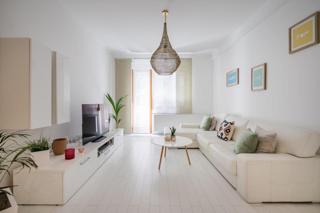 Modern and minimalist Apartment in Downtown 1065 Budapest, 10 Lázár utca kép - 1
