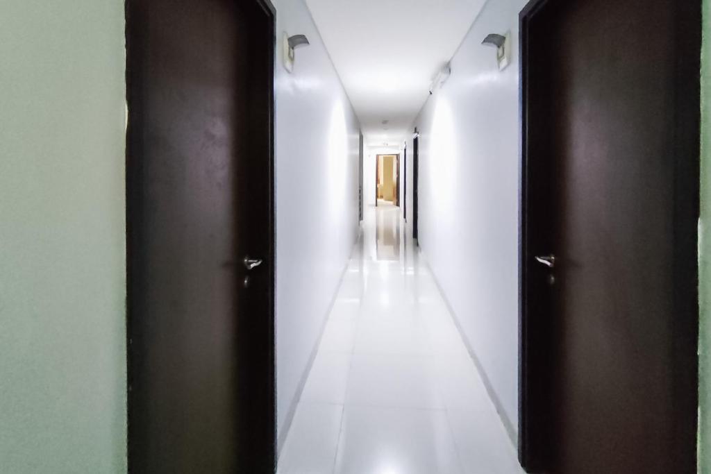 Fotografie z fotogalerie ubytování RedDoorz Plus Near ICE BSD Minerva v destinaci Tjilandak
