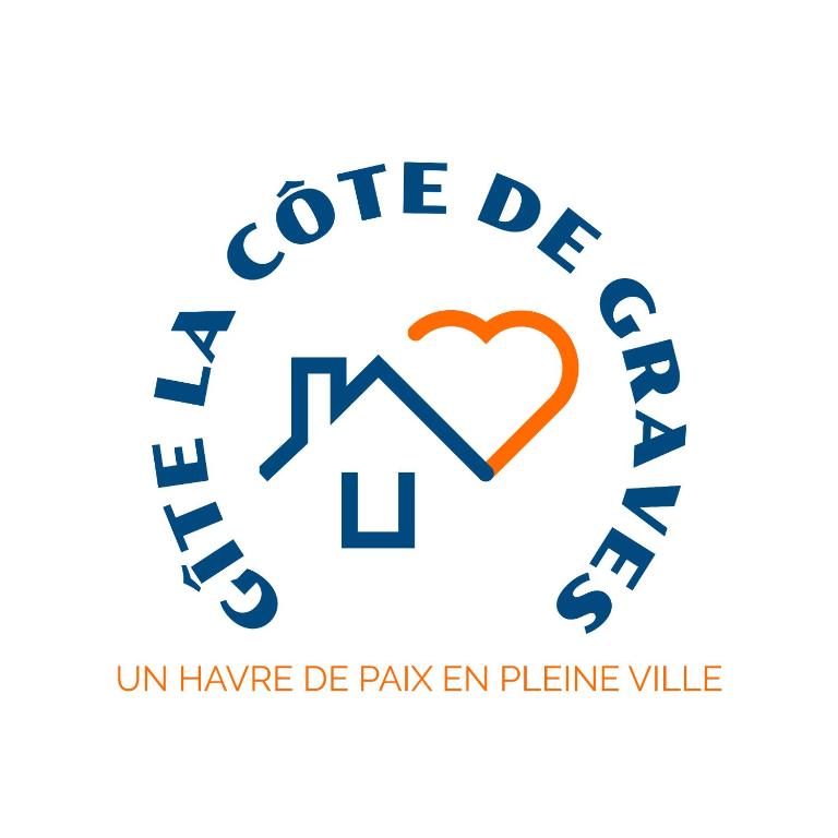 une étiquette pour un événement de la Saint-Valentin avec un cœur et les mots i dans l'établissement GITE LA CÔTE de GRAVES, à Villefranche-de-Rouergue