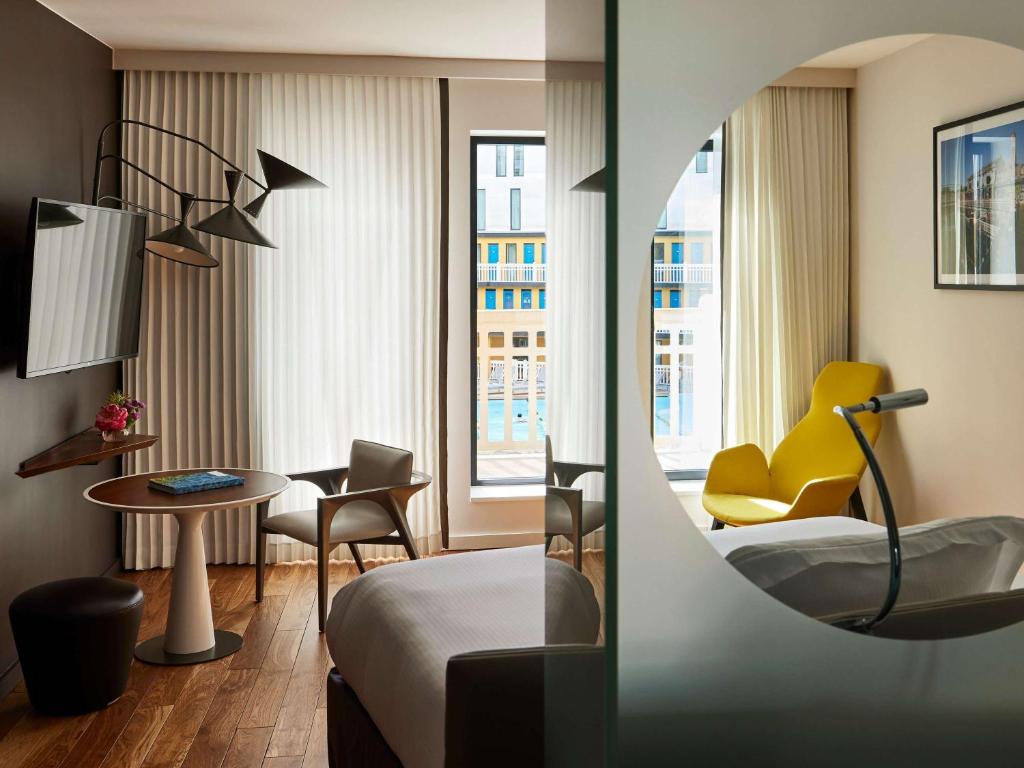 Molitor Hôtel & Spa Paris - MGallery Collection - Deluxe King Room With Pool View