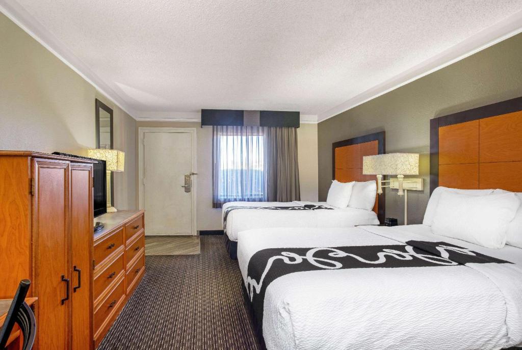Postel nebo postele na pokoji v ubytování La Quinta Inn by Wyndham Tucson East