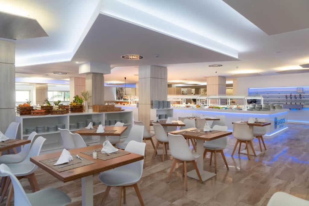 Restaurace v ubytování Sandos Griego