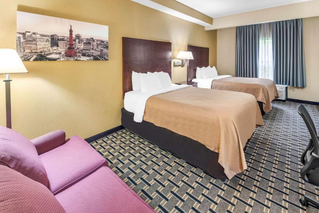 Clarion Inn & Suites Northwest - 