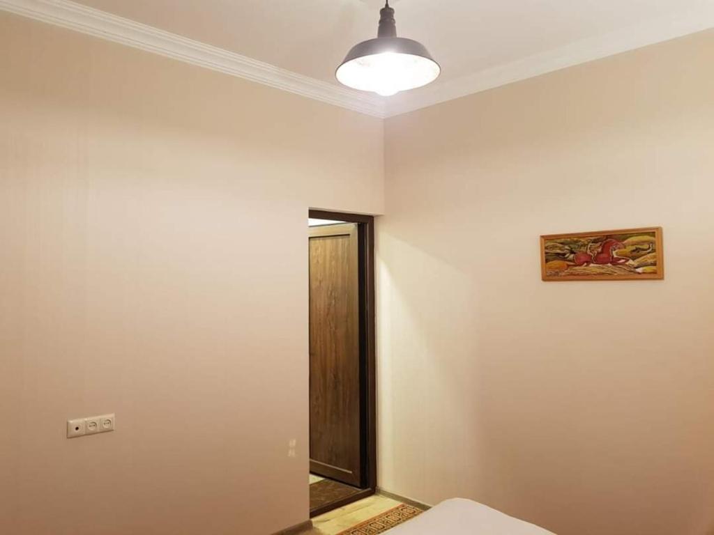 Afbeelding uit fotogalerij van Tkhibuli guest house in Tqibuli