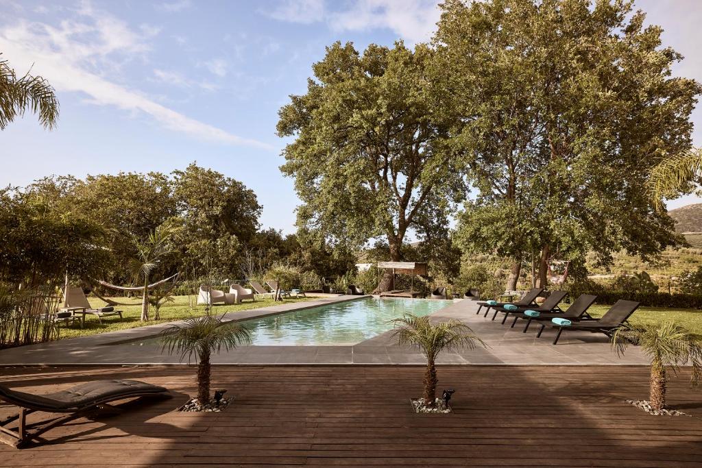 Basen w obiekcie Villa Fuerte Chania - Including Two 7-seater Vans, Airport Shuttle lub w pobliżu