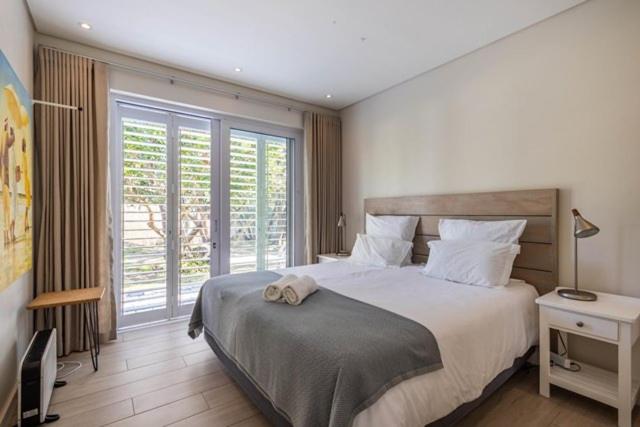 4160 River Club - Image 15