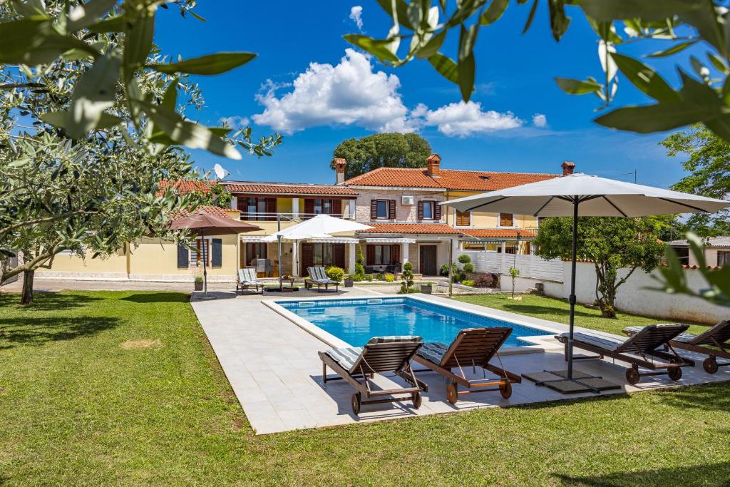 Villa Ancora With Private Pool - Happy Rentals