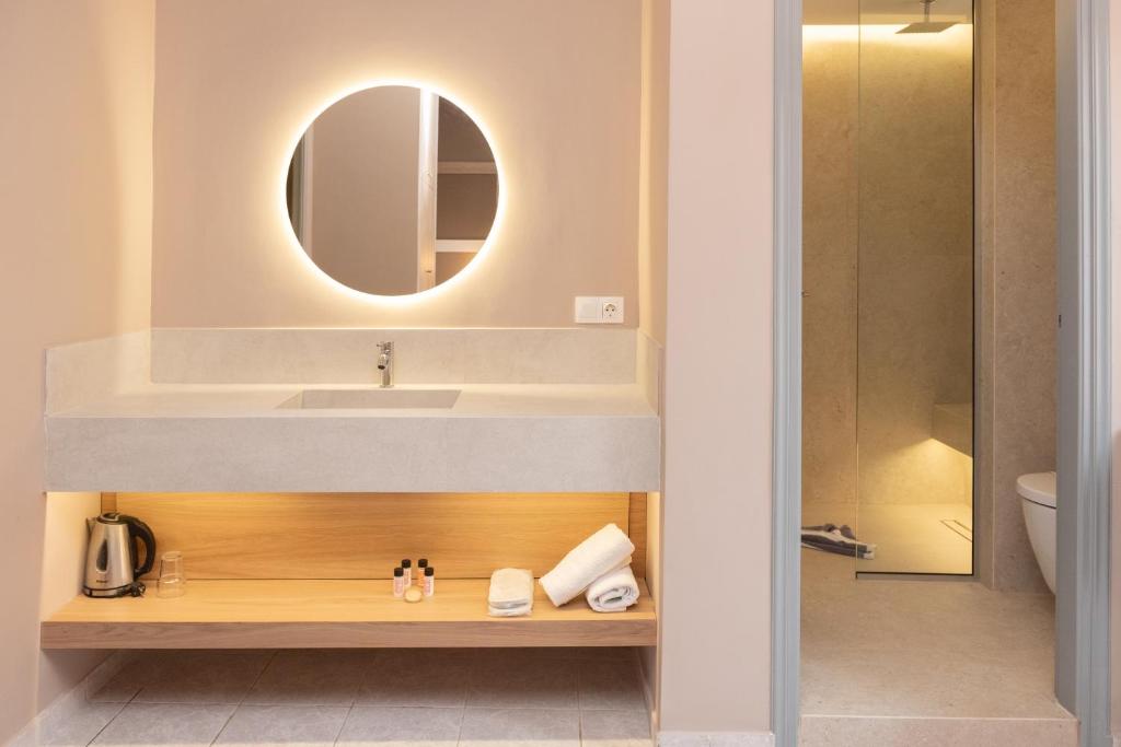 Koupelna v ubytování Lino Mare Boutique Hotel