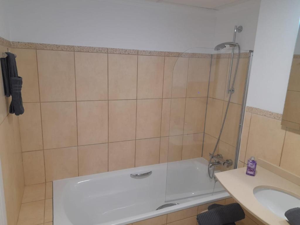 Koupelna v ubytování Beautiful apartment Enjoy, with a shared pool