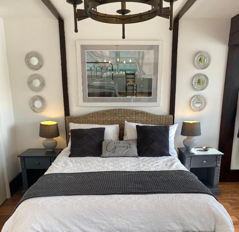 Ένα ή περισσότερα κρεβάτια σε δωμάτιο στο Marina View
